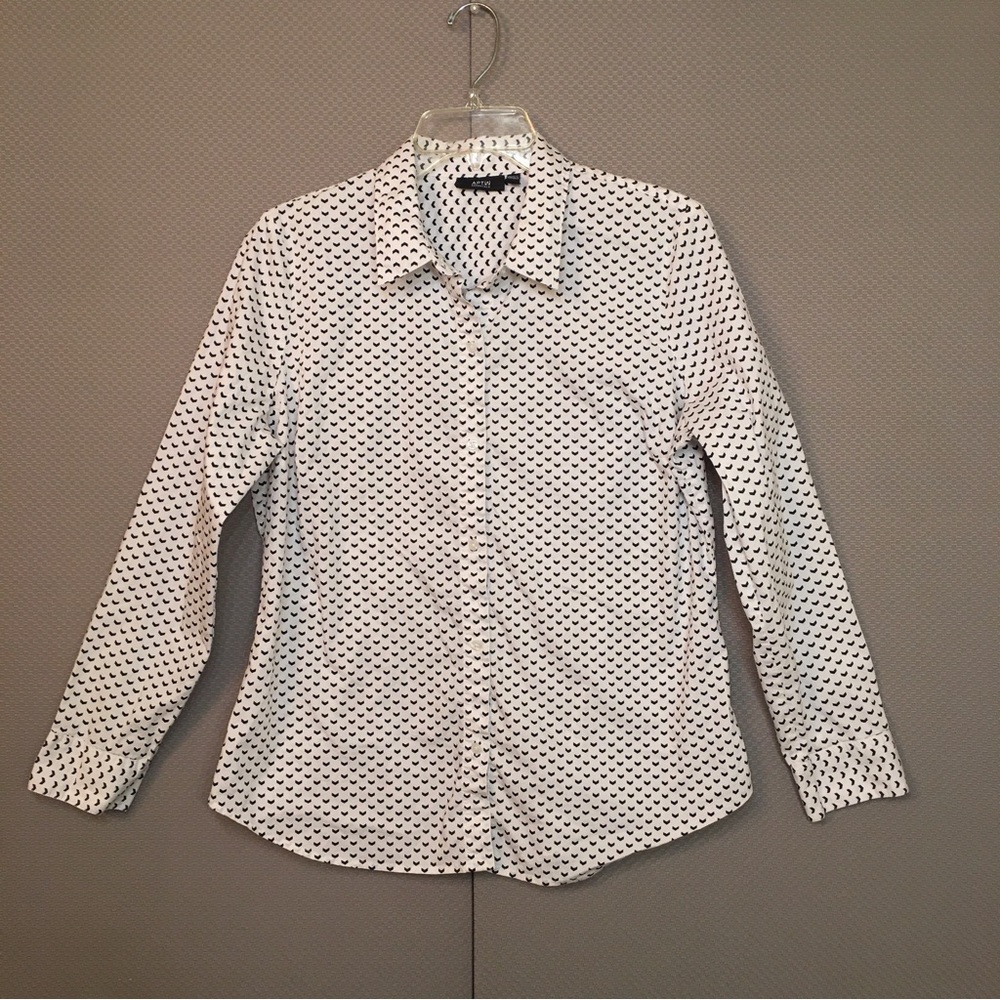 APT.9 Button Up Shirt Women's Size Large Long Sleeve White / Blue Casual